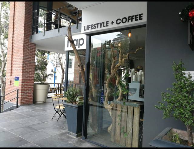 102M² RETAIL TO LET IN DE WATERKANT